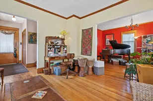 1701 E Lafayette Pl, Milwaukee, WI 53202 - Photo 2