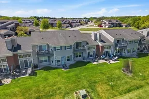 N16W26512 Golf View Ln, Pewaukee, WI 53072 - Photo 28