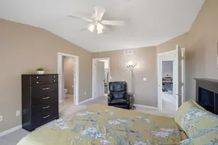 N16W26512 Golf View Ln, Pewaukee, WI 53072 - Photo 16