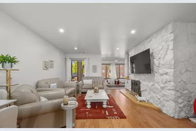 N84W15750  Ridge Rd #105, Menomonee Falls, WI 53051 - Photo 2
