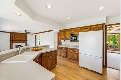 13645 W Maria Dr, New Berlin, WI 53151 - Photo 16