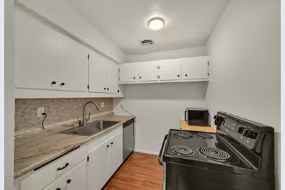 3333  5th Ave #6F, South Milwaukee, WI 53172 - Photo 6