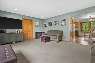 14101 W Maple Ridge Rd, New Berlin, WI 53151 - Photo 12