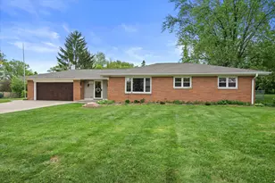 14101 W Maple Ridge Rd, New Berlin, WI 53151 - Photo 38