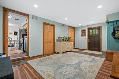 14101 W Maple Ridge Rd, New Berlin, WI 53151 - Photo 4