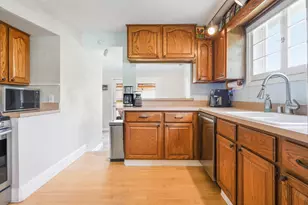 2905 S 95th St, West Allis, WI 53227 - Photo 12