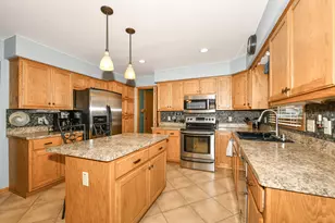 W166N10248 Calico Ln, Germantown, WI 53022 - Photo 12