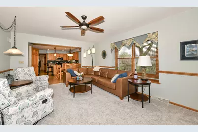 W166N10248  Calico Ln, Germantown, WI 53022 - Photo 8