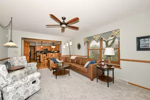 W166N10248 Calico Ln, Germantown, WI 53022 - Photo 8