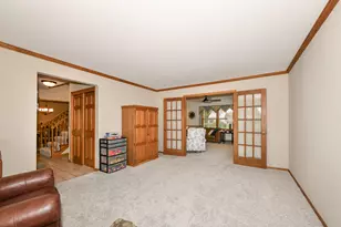 W166N10248 Calico Ln, Germantown, WI 53022 - Photo 6