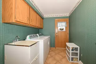 W166N10248 Calico Ln, Germantown, WI 53022 - Photo 16
