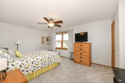 W166N10248  Calico Ln, Germantown, WI 53022 - Photo 24