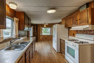 921  Depot St, Sparta, WI 54656 - Photo 6