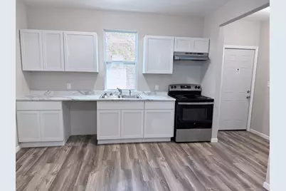 3641 N Port Washington Ave, Milwaukee, WI 53212 - Photo 2