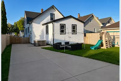 2431  Jerome Blvd, Racine, WI 53403 - Photo 24