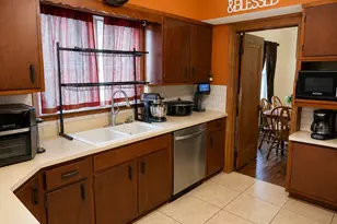 2431 Jerome Blvd, Racine, WI 53403 - Photo 10