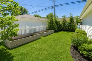4867 N Berkeley Blvd, Whitefish Bay, WI 53217 - Photo 18