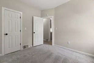 2573 N 45th St, Milwaukee, WI 53210 - Photo 12