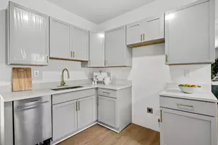 2573 N 45th St, Milwaukee, WI 53210 - Photo 8