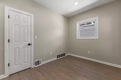 2573 N 45th St, Milwaukee, WI 53210 - Photo 4