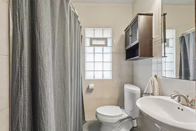 3916 N Farwell Ave #3918, Shorewood, WI 53211 - Photo 18