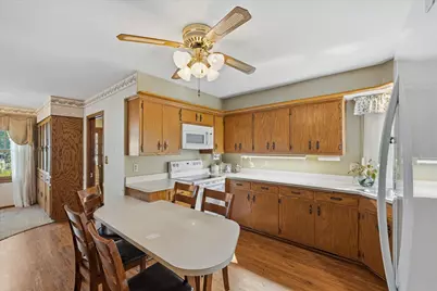 10780  Crestview Dr, Cedarburg, WI 53012 - Photo 8