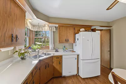 10780  Crestview Dr, Cedarburg, WI 53012 - Photo 12
