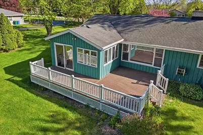 10780  Crestview Dr, Cedarburg, WI 53012 - Photo 4