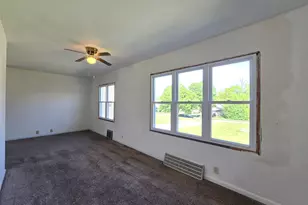 1031 S 98th St, West Allis, WI 53214 - Photo 10