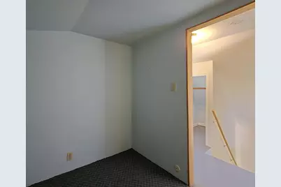 1031 S 98th St, West Allis, WI 53214 - Photo 18