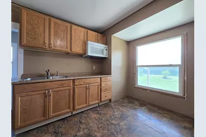 1031 S 98th St, West Allis, WI 53214 - Photo 4