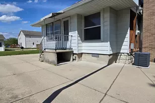 1031 S 98th St, West Allis, WI 53214 - Photo 26