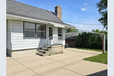 1031 S 98th St, West Allis, WI 53214 - Photo 28