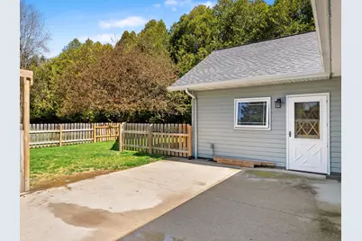 5204 S 10th St, Manitowoc, WI 54220 - Photo 42