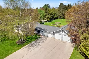 5204 S 10th St, Manitowoc, WI 54220 - Photo 34