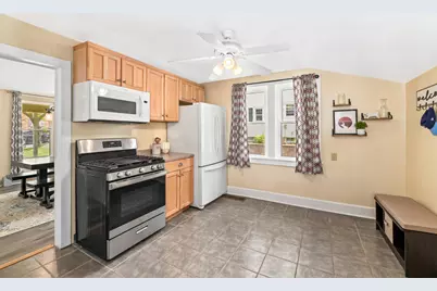 7831 W North Ave, Wauwatosa, WI 53213 - Photo 16