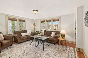 7831 W North Ave, Wauwatosa, WI 53213 - Photo 8