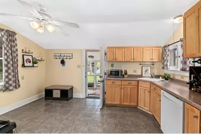 7831 W North Ave, Wauwatosa, WI 53213 - Photo 14
