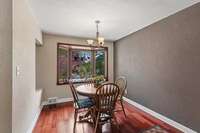 1712 S Craftsman Dr, New Berlin, WI 53146 - Photo 8
