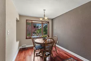1712 S Craftsman Dr, New Berlin, WI 53146 - Photo 8