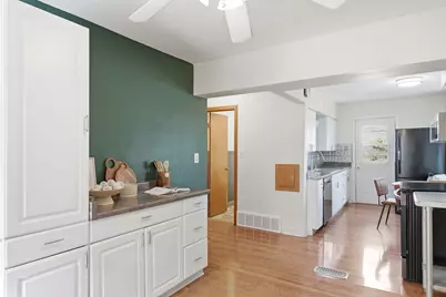 471 E Morgan Ave, Milwaukee, WI 53207 - Photo 8