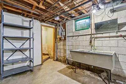 11738 W Hayes Ave, West Allis, WI 53227 - Photo 22
