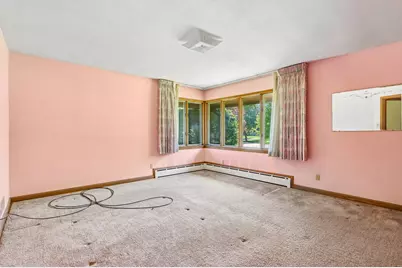 11738 W Hayes Ave, West Allis, WI 53227 - Photo 16