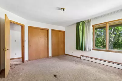 11738 W Hayes Ave, West Allis, WI 53227 - Photo 20