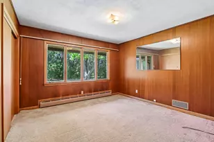 11738 W Hayes Ave, West Allis, WI 53227 - Photo 12