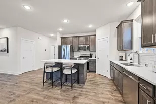 704 River Ridge Dr, Racine, WI 53185 - Photo 10