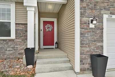 704  River Ridge Dr, Racine, WI 53185 - Photo 2