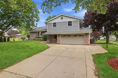 1880  Stardust Dr, Waukesha, WI 53186 - Photo 32