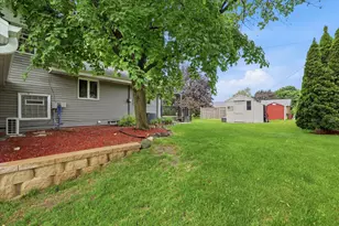 1880 Stardust Dr, Waukesha, WI 53186 - Photo 34