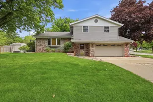 1880 Stardust Dr, Waukesha, WI 53186 - Photo 1